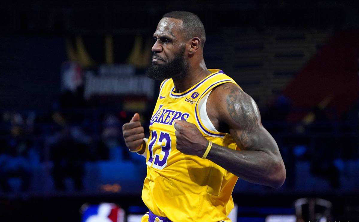 爱游戏体育-詹姆斯迎来七赛季出色发挥，尤文图斯观众热烈欢呼！观众掌声雷动的简单介绍