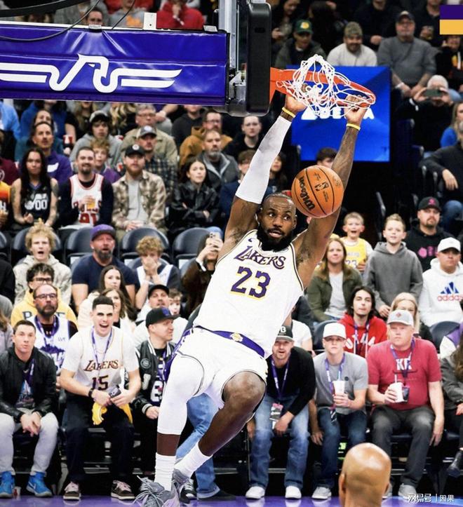 詹姆斯新星战术调整表现惊艳,快船未来可期!的简单介绍 詹姆斯新星战术调整表现惊艳,快船未来可期!的简单介绍