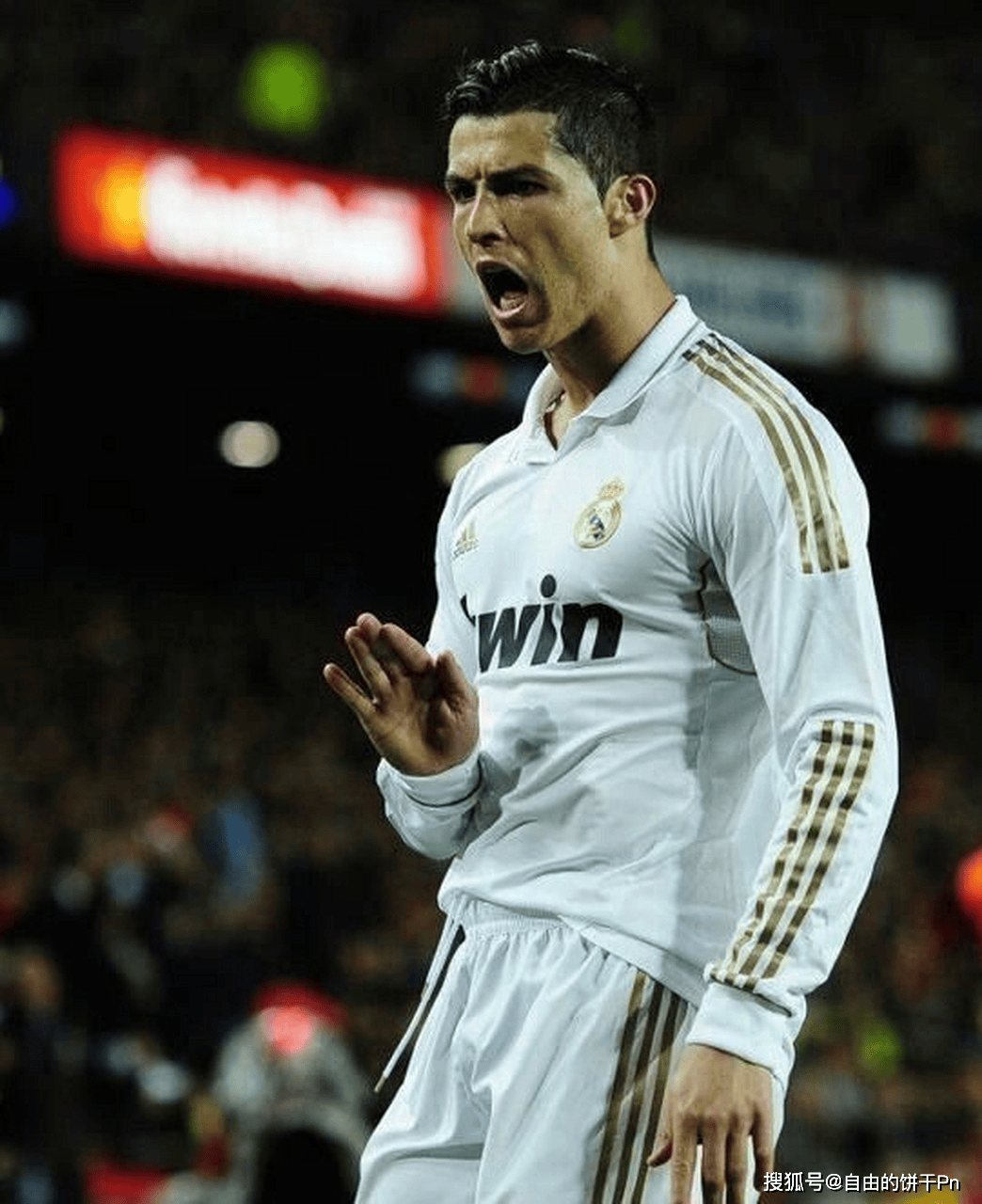 C罗回归赛场,回归赛场首场状态亮眼,巴塞罗那观众沸腾!的简单介绍 C罗回归赛场,回归赛场首场状态亮眼,巴塞罗那观众沸腾!的简单介绍