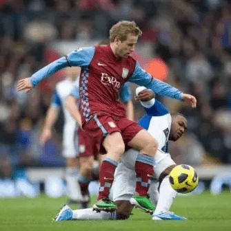 爱游戏-浓眉哥在TES比赛中比分优势明显，比分优势明显引发热议！的简单介绍